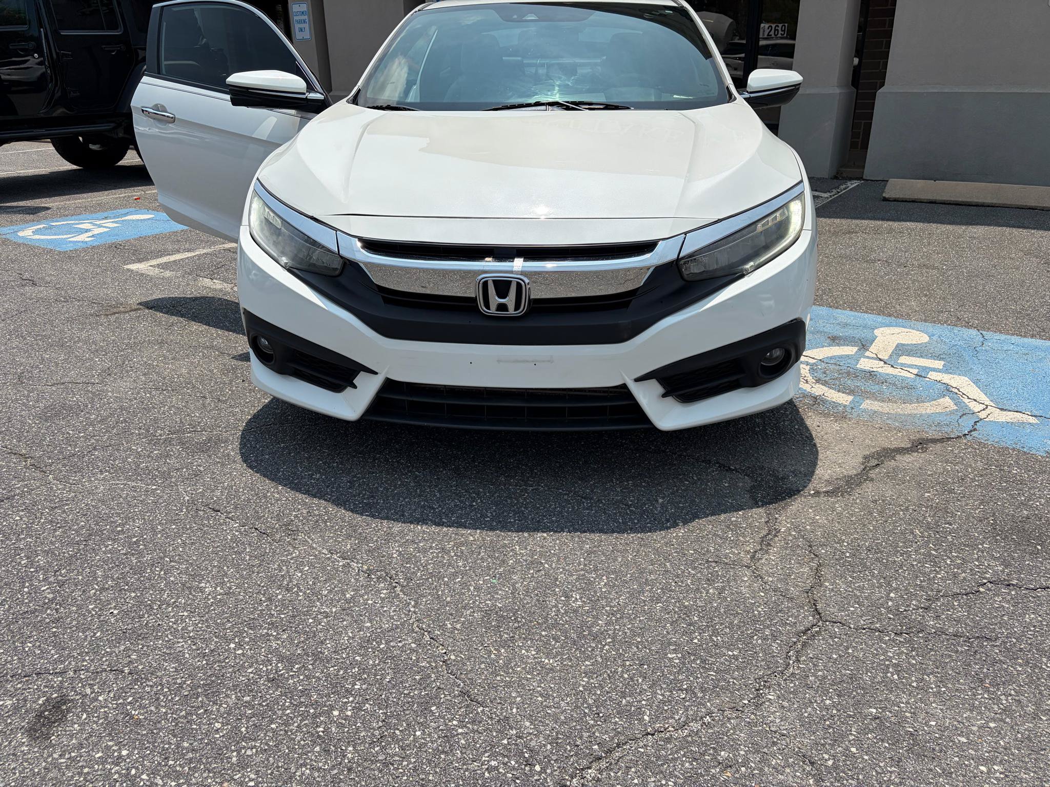 Used 2017 Honda Civic Touring image 19