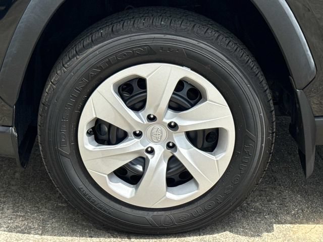 Used 2025 Toyota RAV4 LE FWD image 5