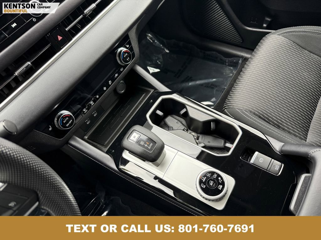 Used 2025 Mitsubishi Outlander ES image 25