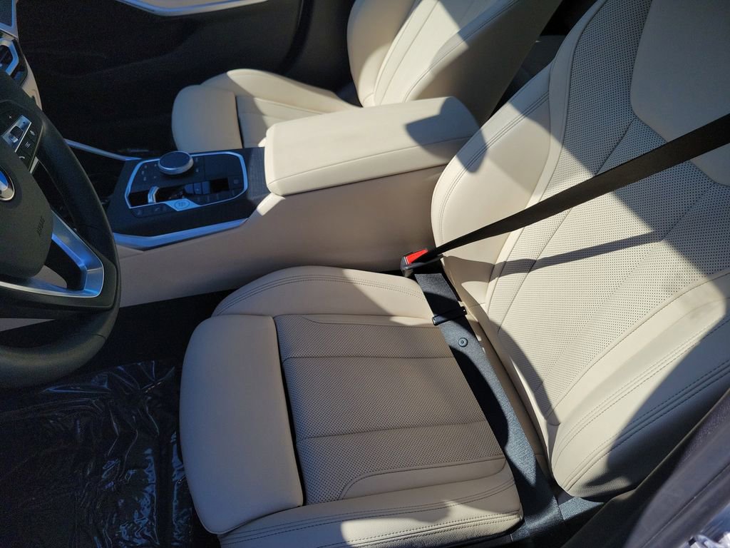 Used 2023 BMW 330i Sedan w/ Driving Assistance Package RWD image 16