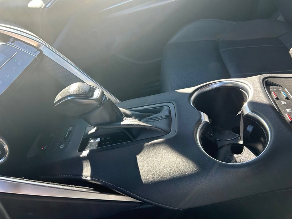 Used 2023 Toyota Venza Limited AWD/4WD image 18