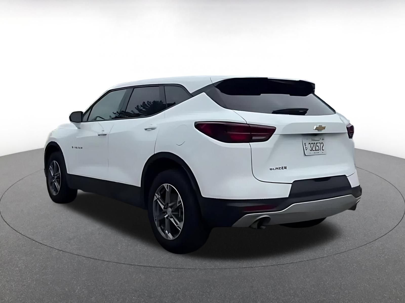 Used 2025 Chevrolet Blazer LT FWD image 9