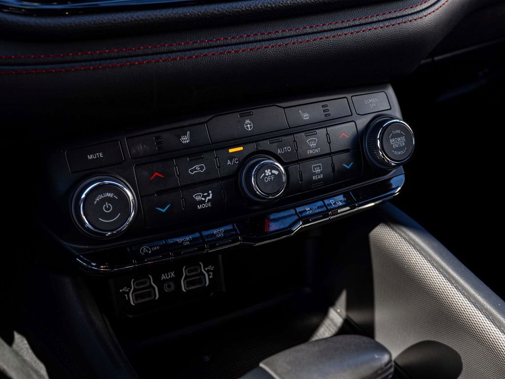 Used 2025 Dodge Durango GT image 19