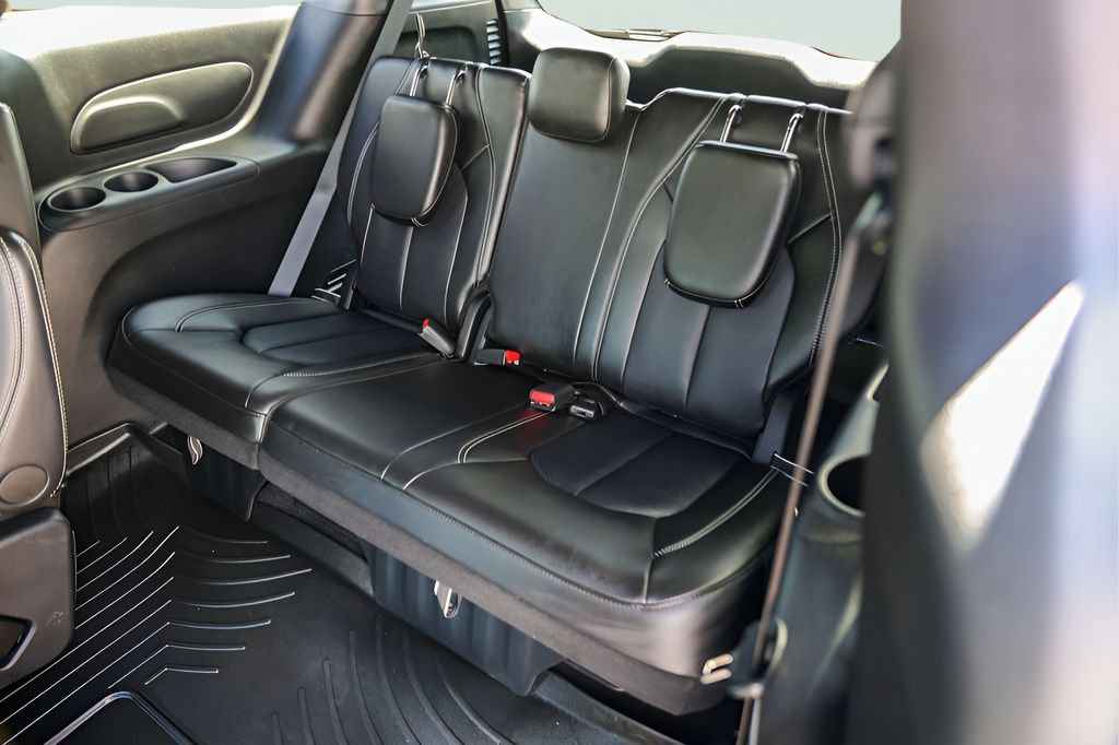 Used 2025 Chrysler Pacifica Select FWD image 26