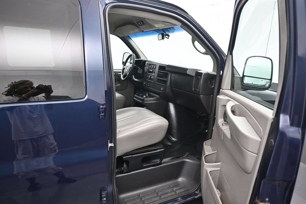Used 2014 Chevrolet Express 3500 LS RWD image 40