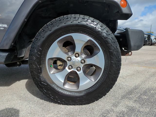 Used 2017 Jeep Wrangler Unlimited Sahara w/ Connectivity Group image 10