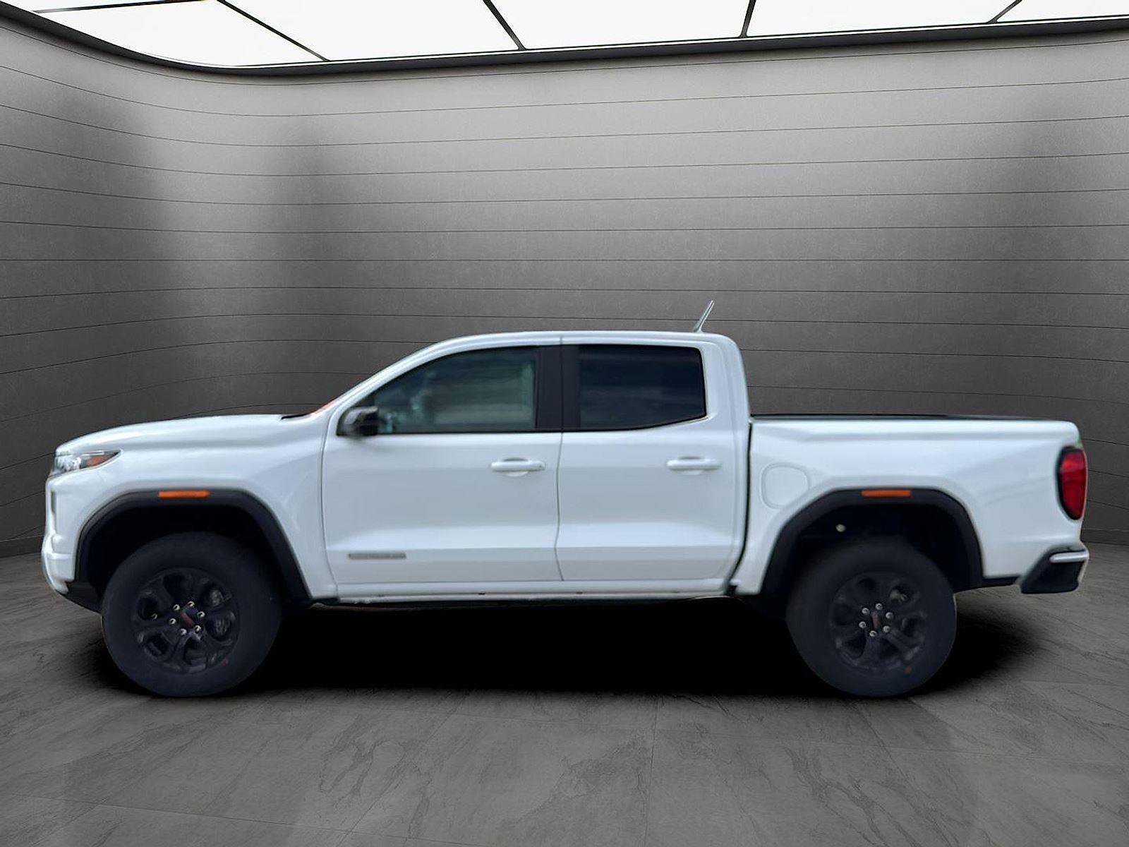 New 2025 GMC Canyon Elevation w/ Convenience Package image 2