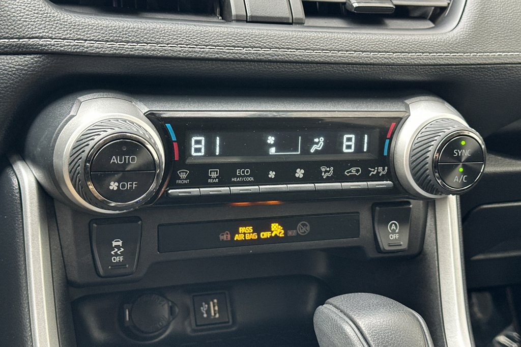 Used 2025 Toyota RAV4 XLE AWD/4WD image 23