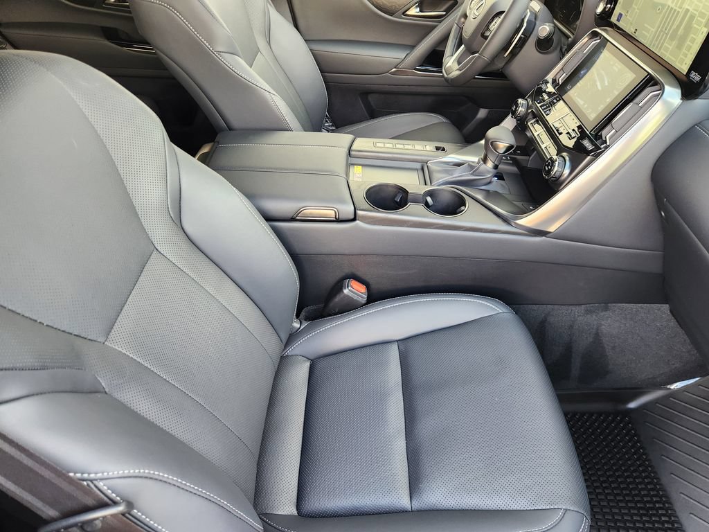Certified 2026 Lexus LX 600 4WD w/ Appearance Package image 14