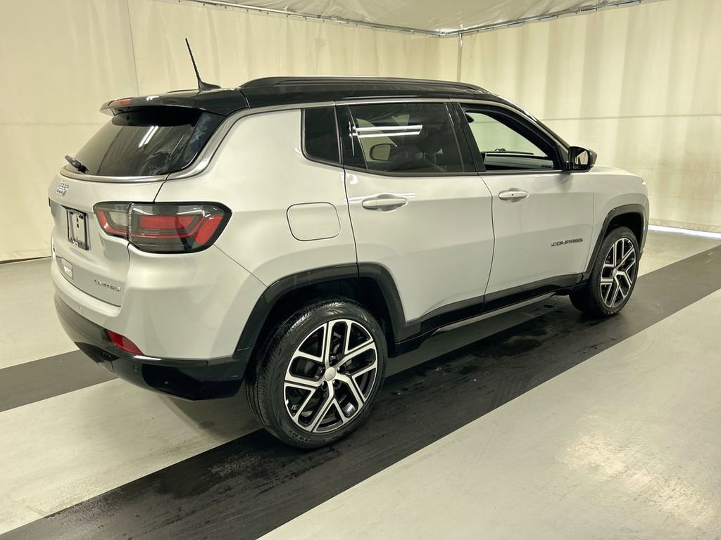 Used 2024 Jeep Compass Limited w/ Elite Group image 2