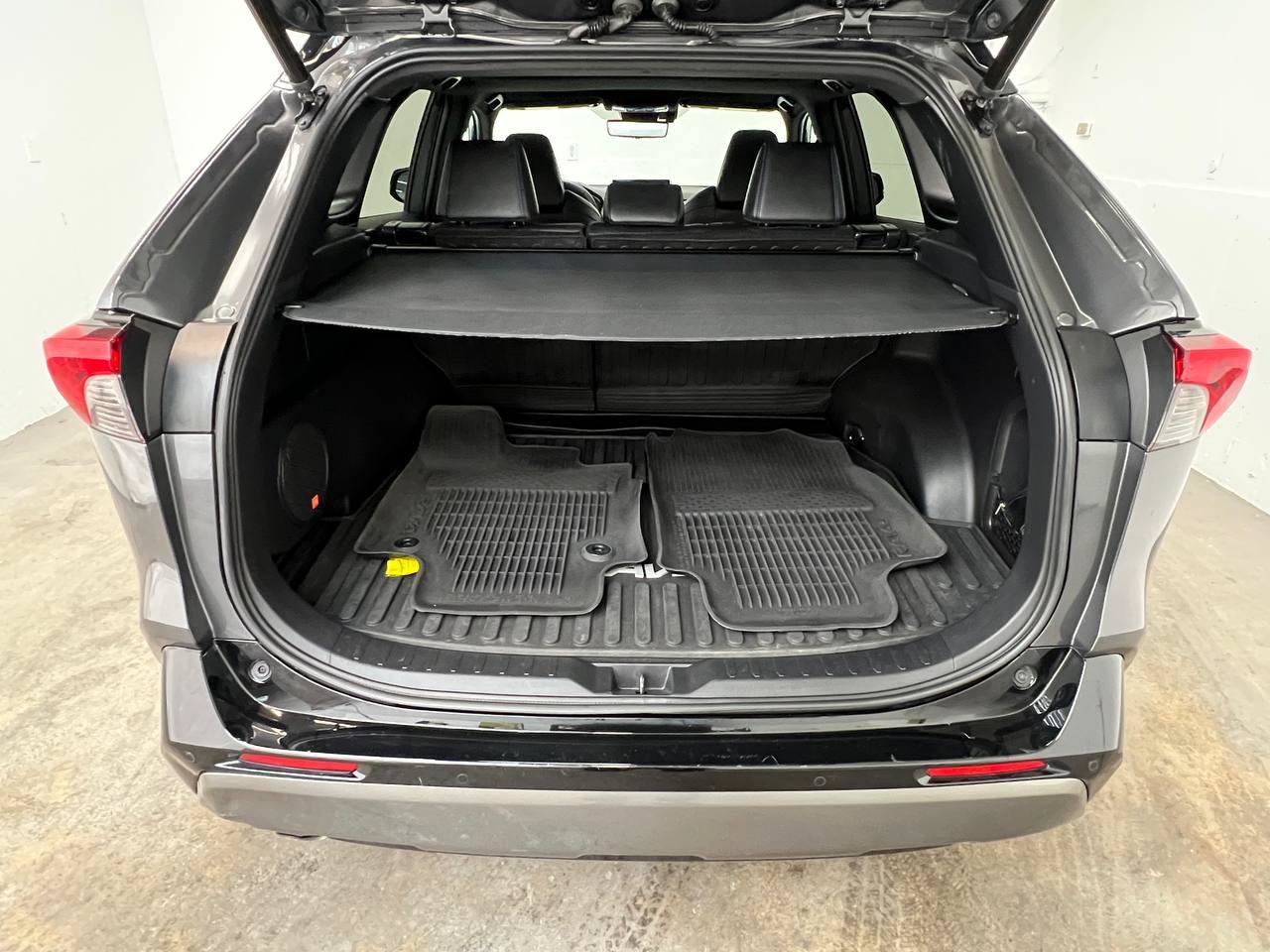 Used 2021 Toyota RAV4 XSE AWD/4WD image 29
