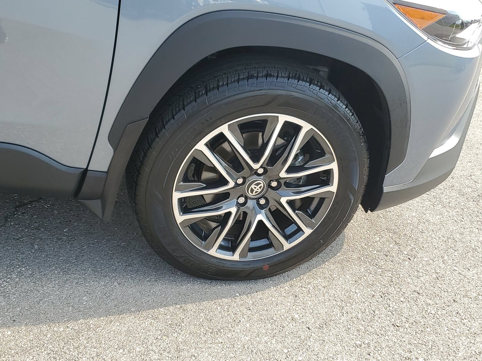 Certified 2026 Toyota Corolla Cross XLE w/ Convenience Package FWD image 6