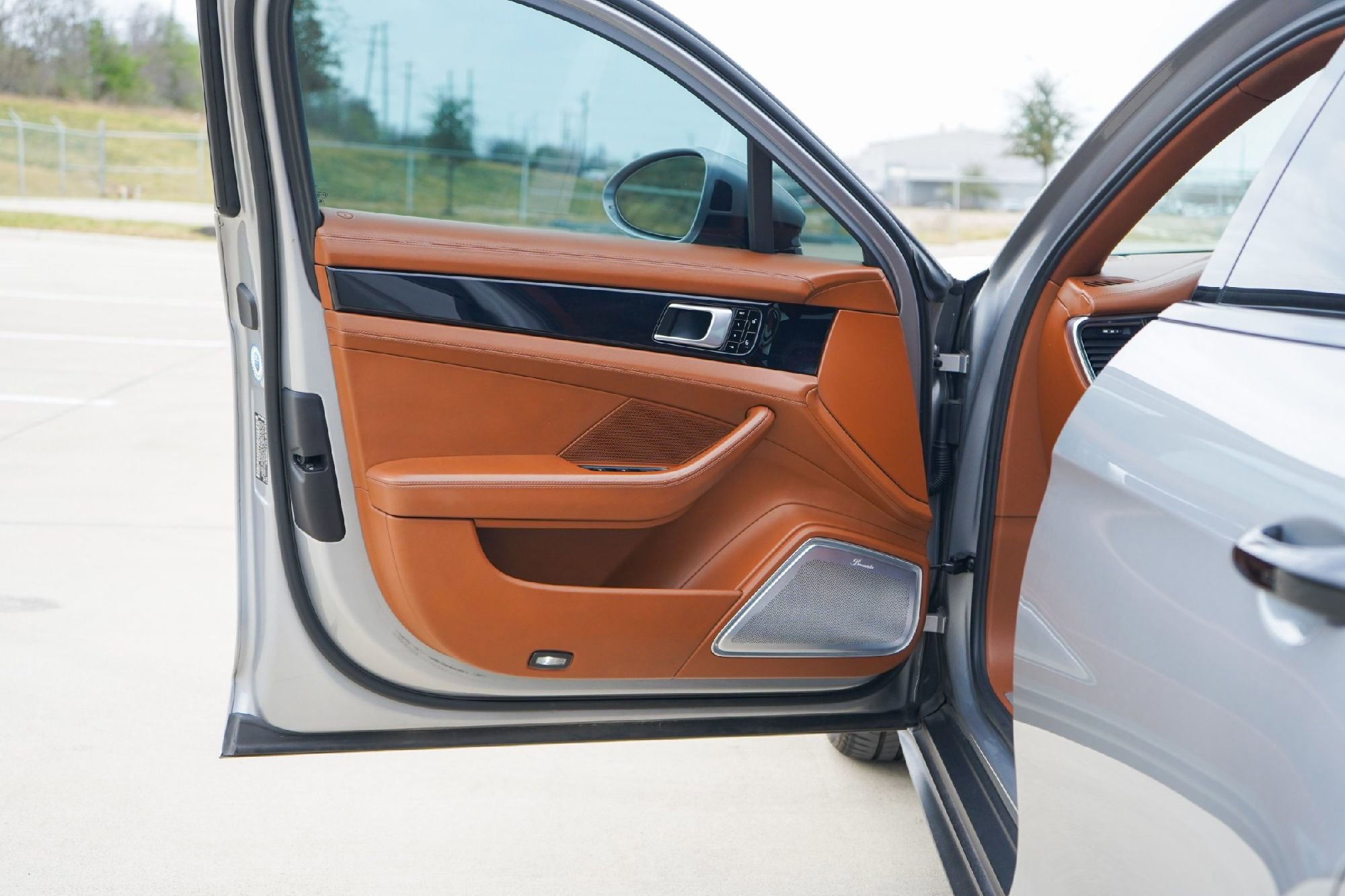 Used 2018 Porsche Panamera 4S image 22