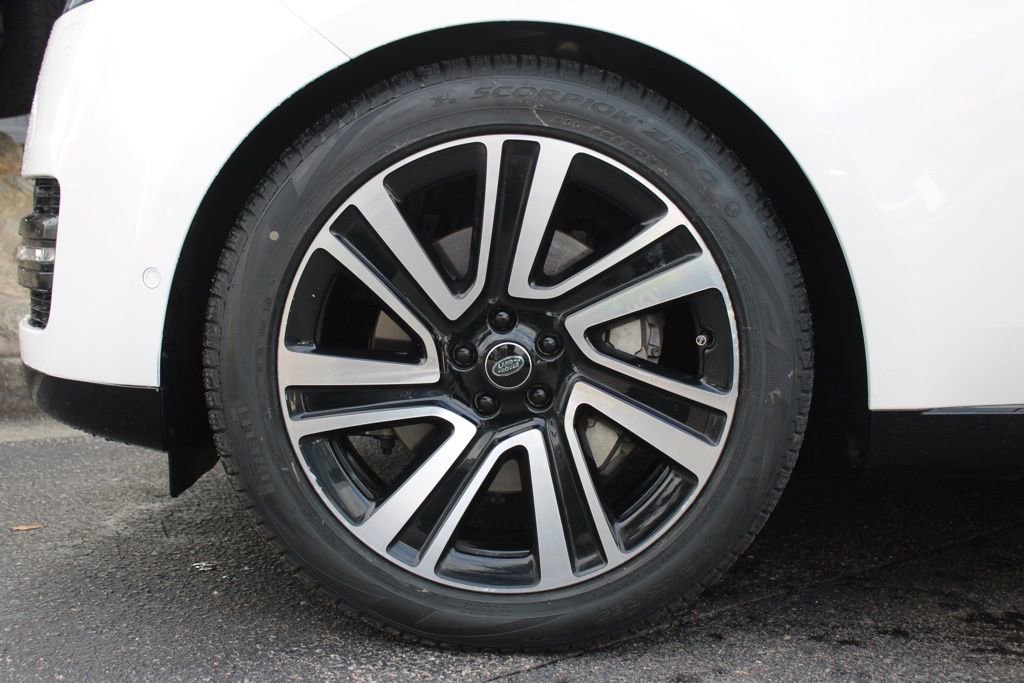 Used 2023 Land Rover Range Rover SE image 40