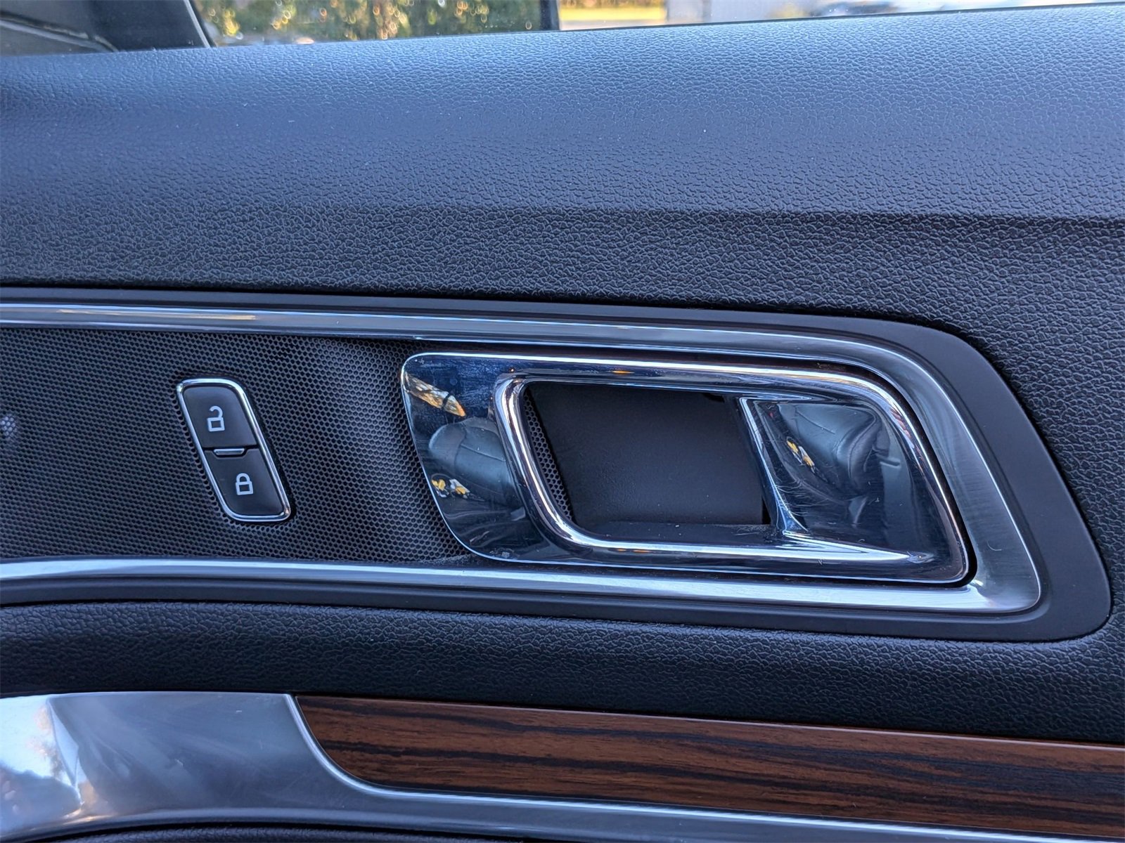 Used 2018 Ford Explorer Limited w/ Ford Safe & Smart Package image 36