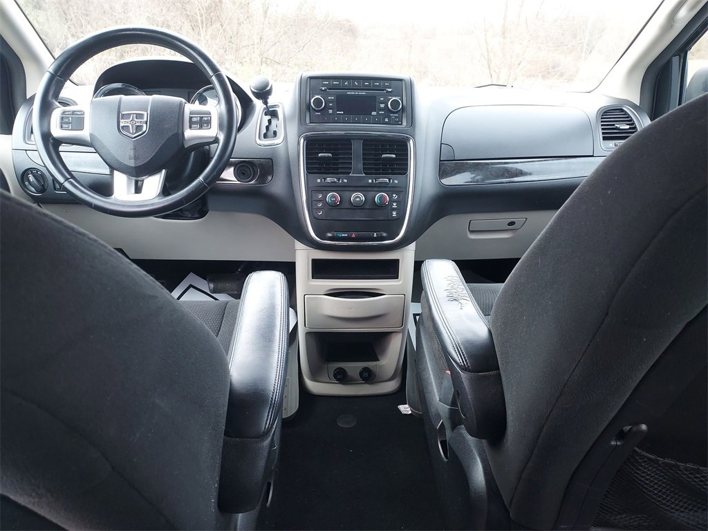 Used 2016 Dodge Grand Caravan American Value Package w/ UConnect Hands-Free Group image 10