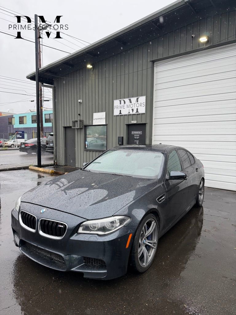 Used 2015 BMW M5 image 1