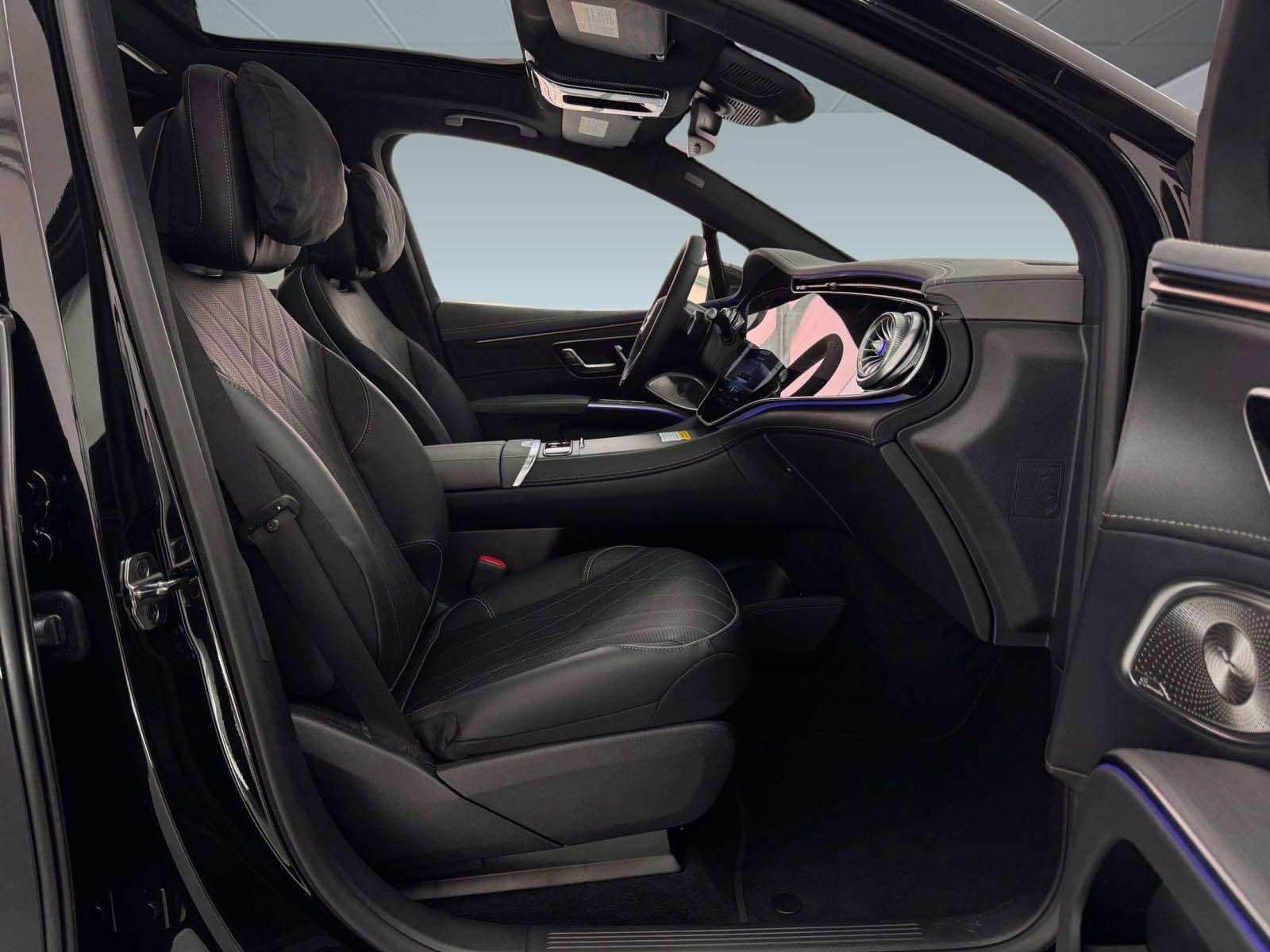 New 2026 Mercedes-Benz EQS 550 4MATIC SUV image 24