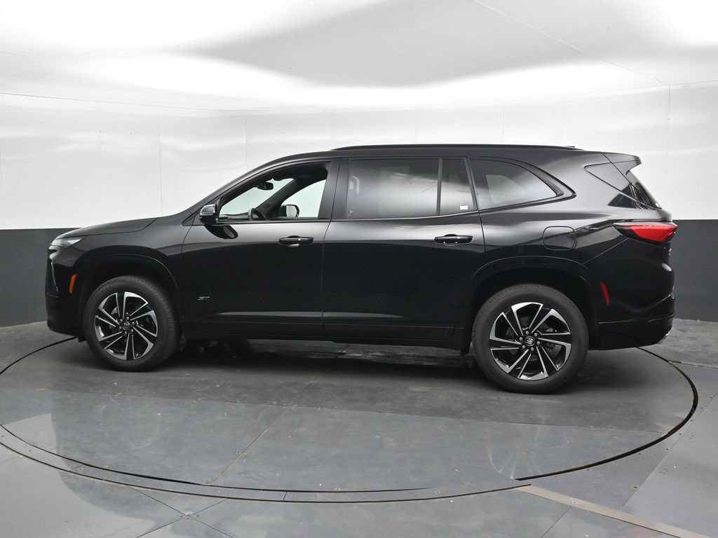 Used 2025 Buick Enclave Sport Touring AWD/4WD image 9