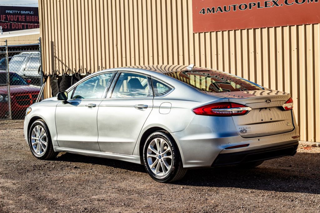 Used 2020 Ford Fusion SE image 6
