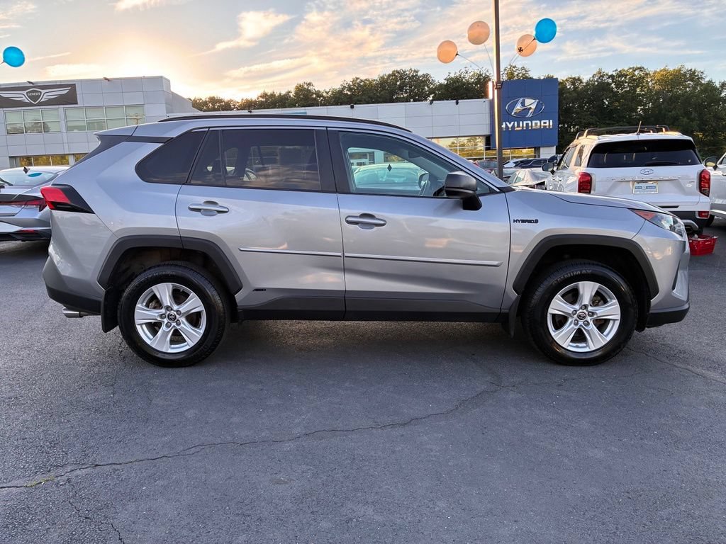 Used 2021 Toyota RAV4 LE AWD/4WD image 8