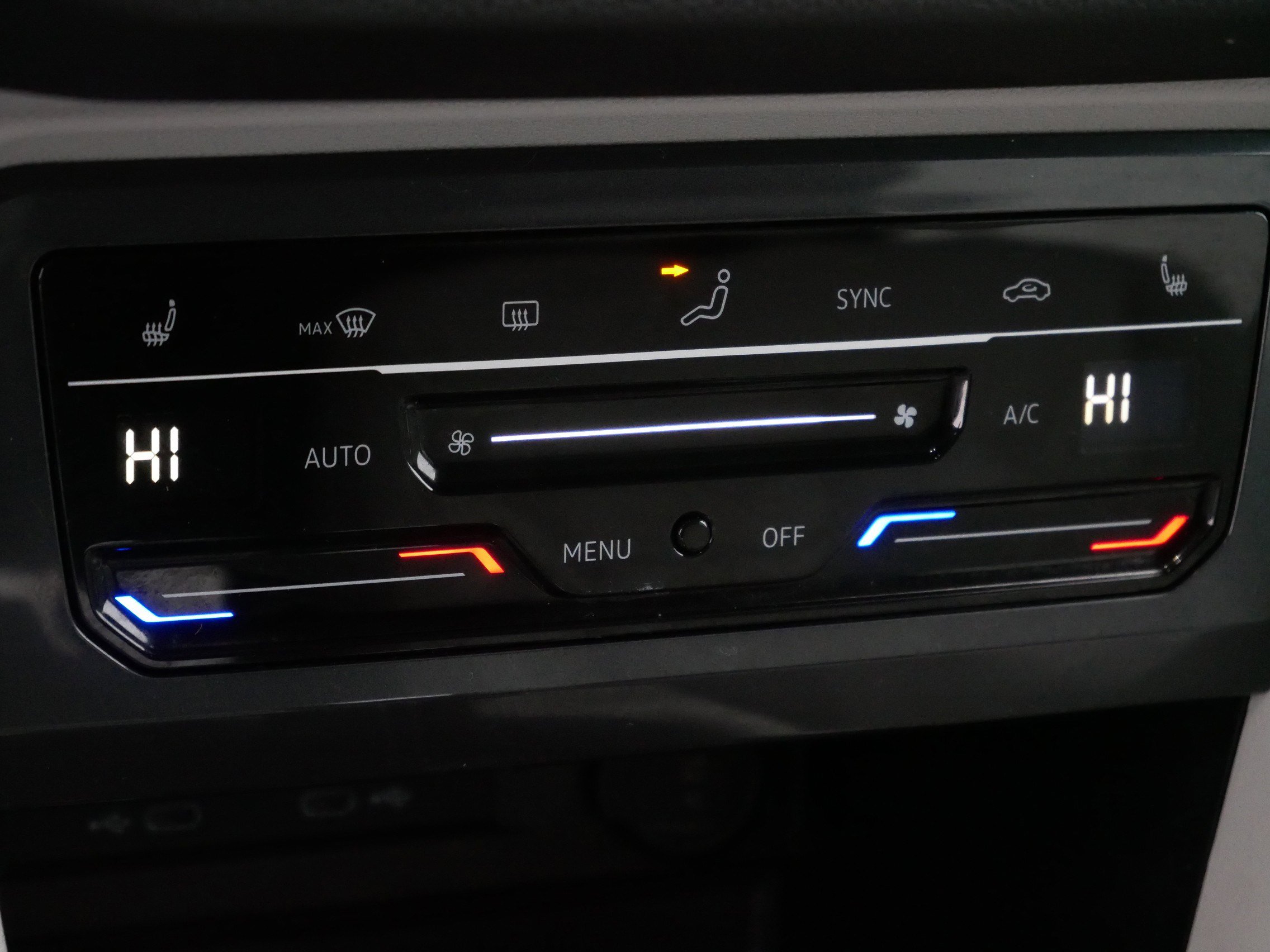 Certified 2022 Volkswagen Tiguan SE image 23