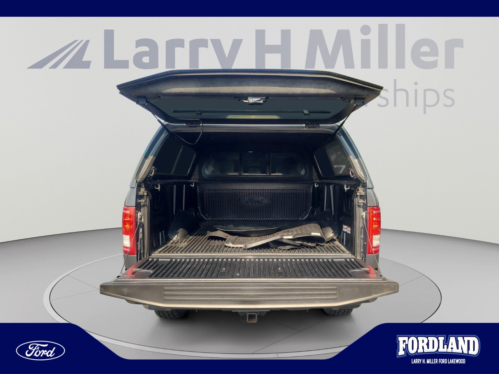 Used 2017 Ford F150 XLT w/ Equipment Group 302A Luxury AWD/4WD image 32