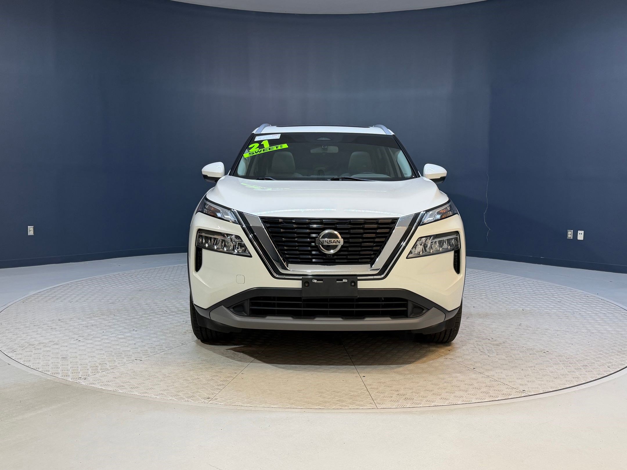 Used 2021 Nissan Rogue SV w/ Premium Package AWD/4WD image 6