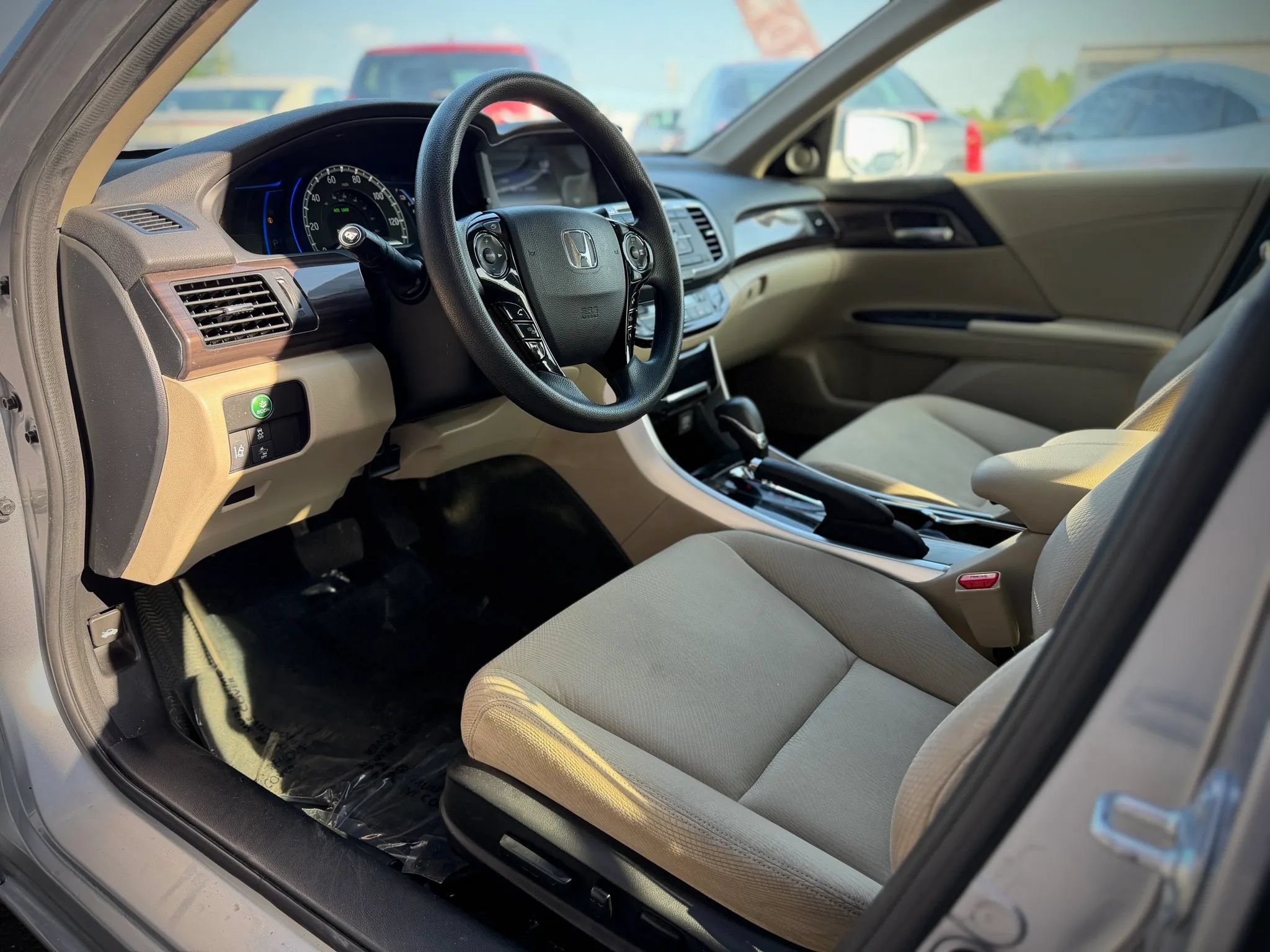 Used 2017 Honda Accord Hybrid Sedan image 7