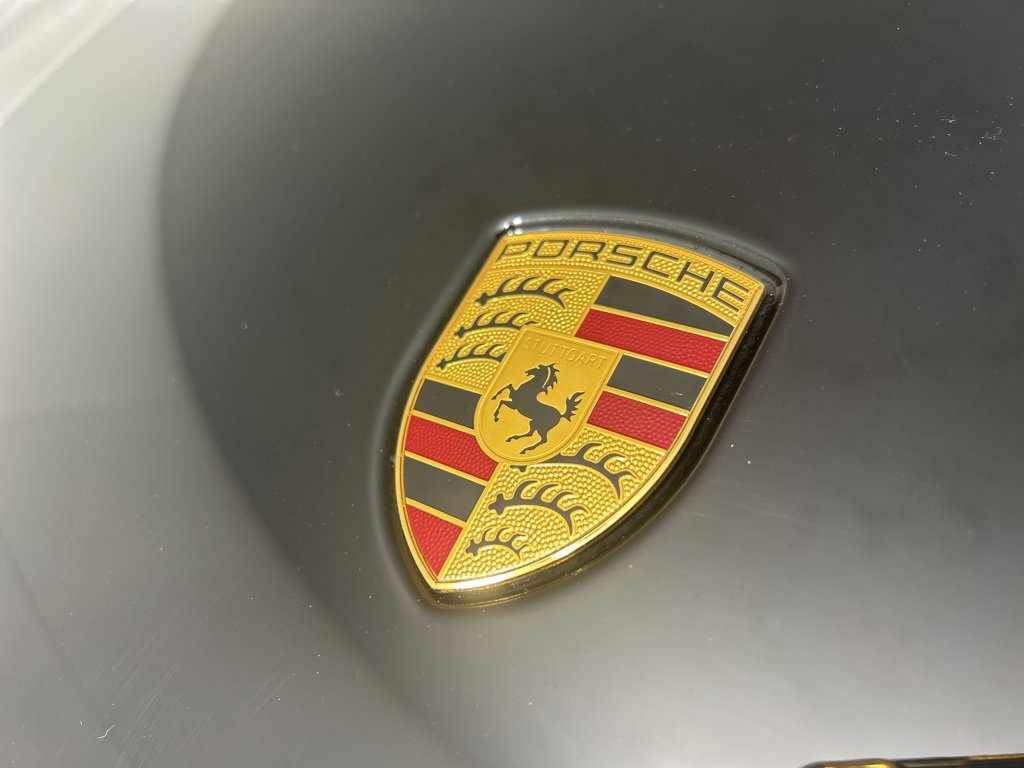 Certified 2025 Porsche Macan image 33