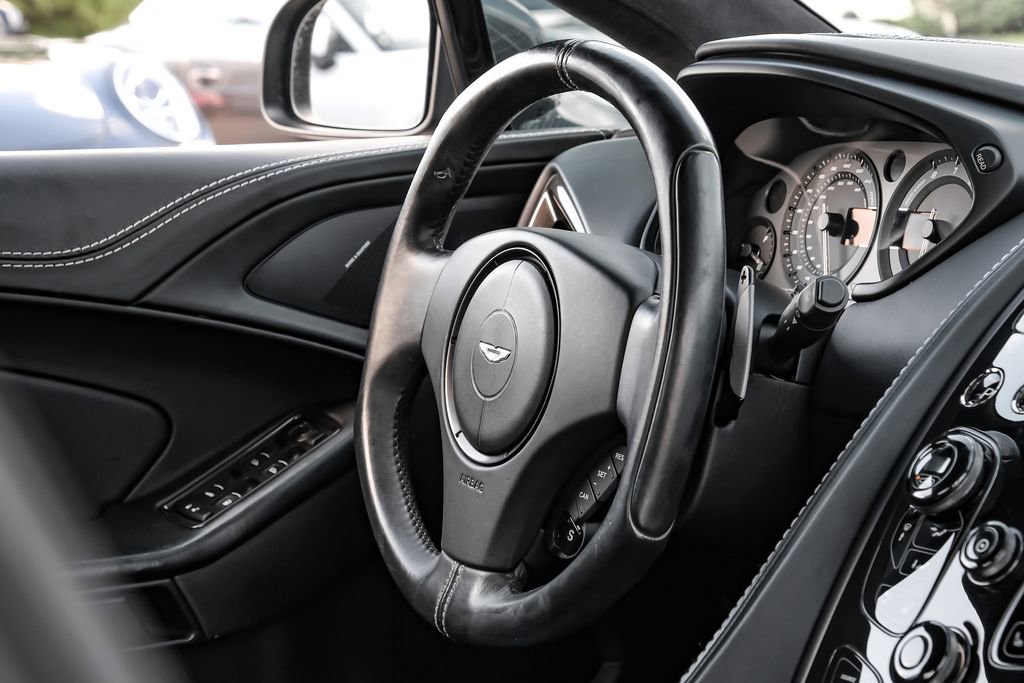 Used 2016 Aston Martin Vanquish Coupe RWD image 9