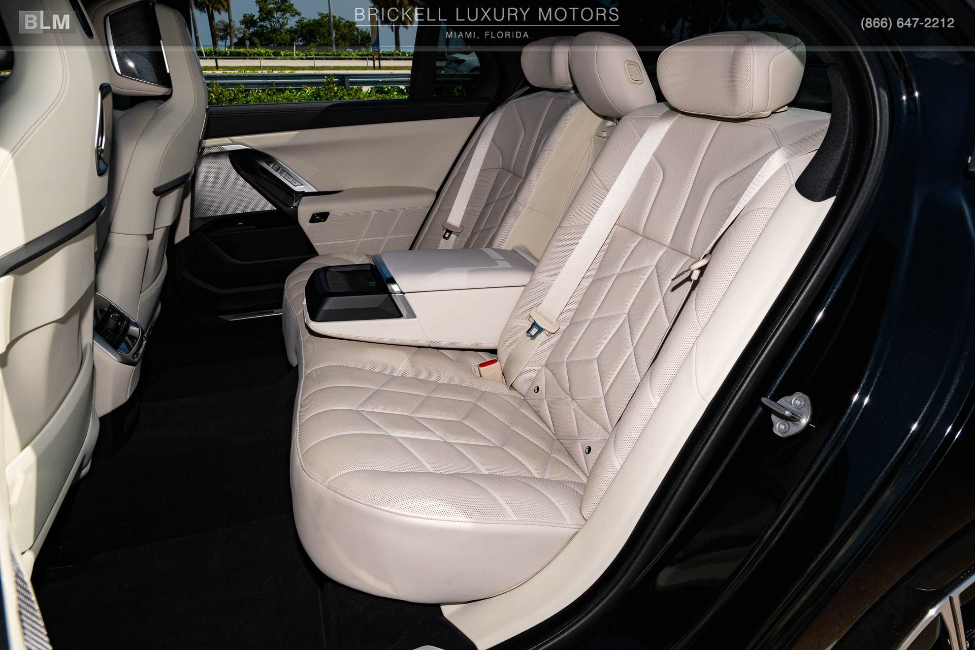 Used 2024 BMW 760i xDrive AWD/4WD image 9