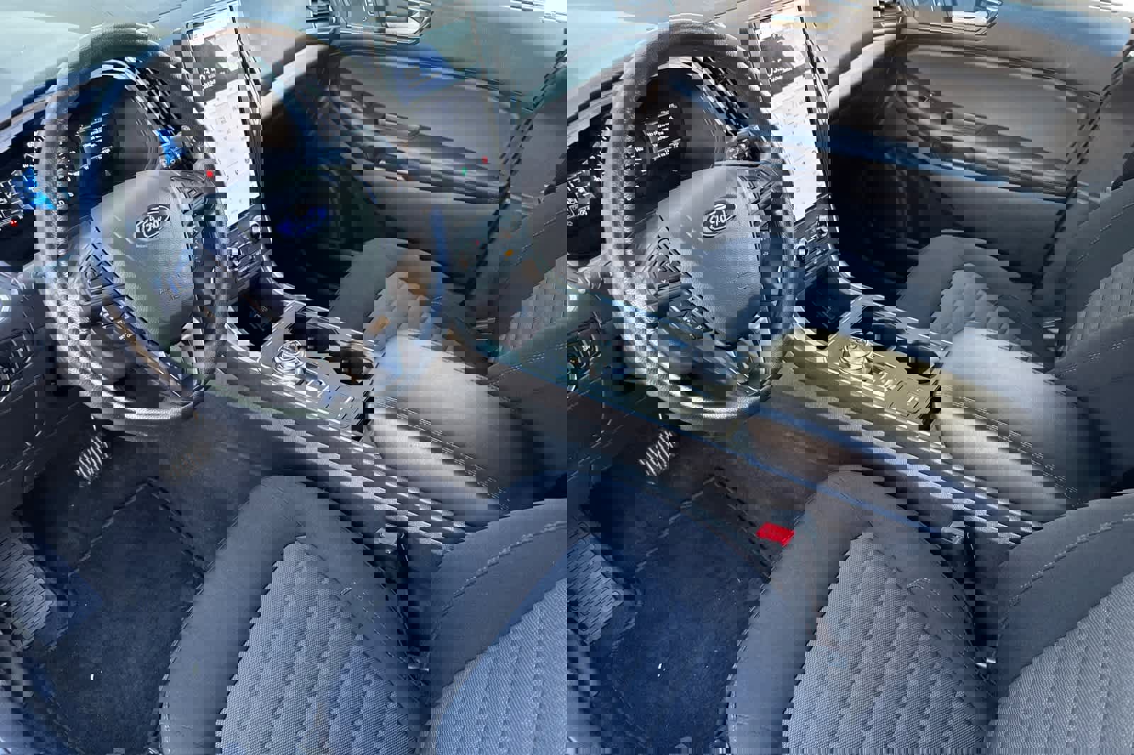 Used 2024 Ford Edge SE w/ Cargo Accessory Package image 10