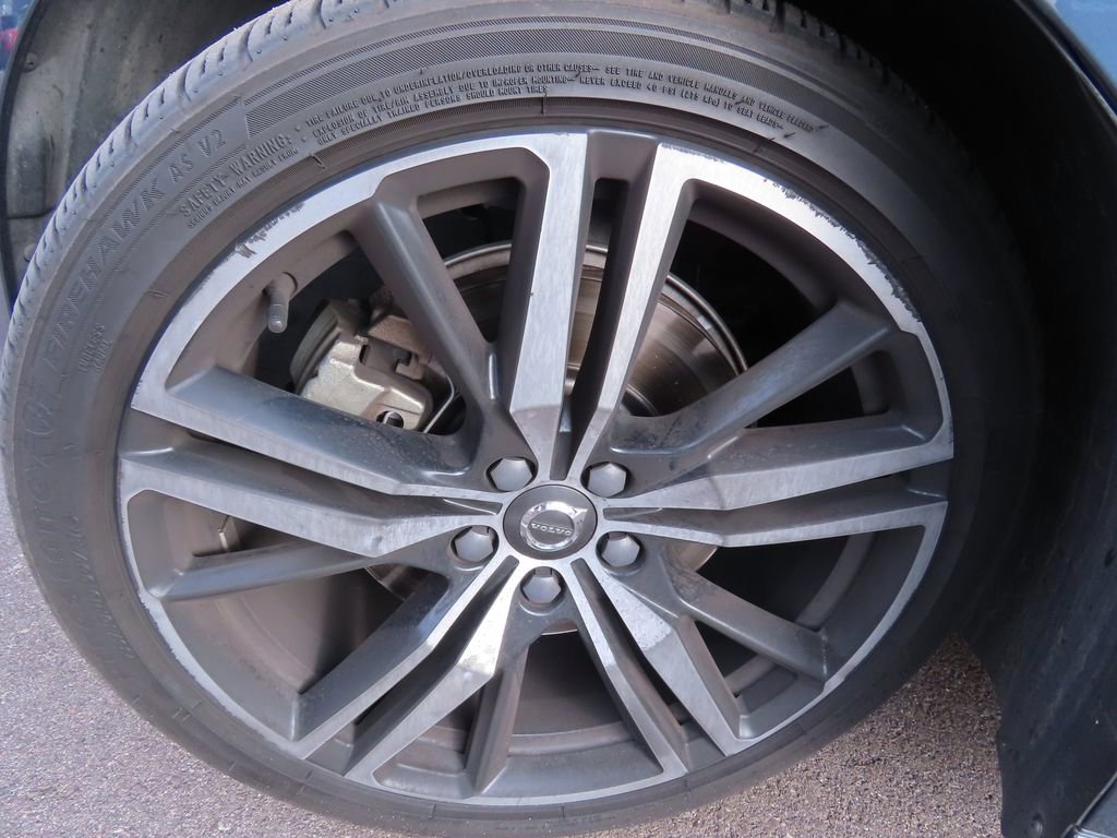 Used 2019 Volvo V60 T6 R-Design image 15