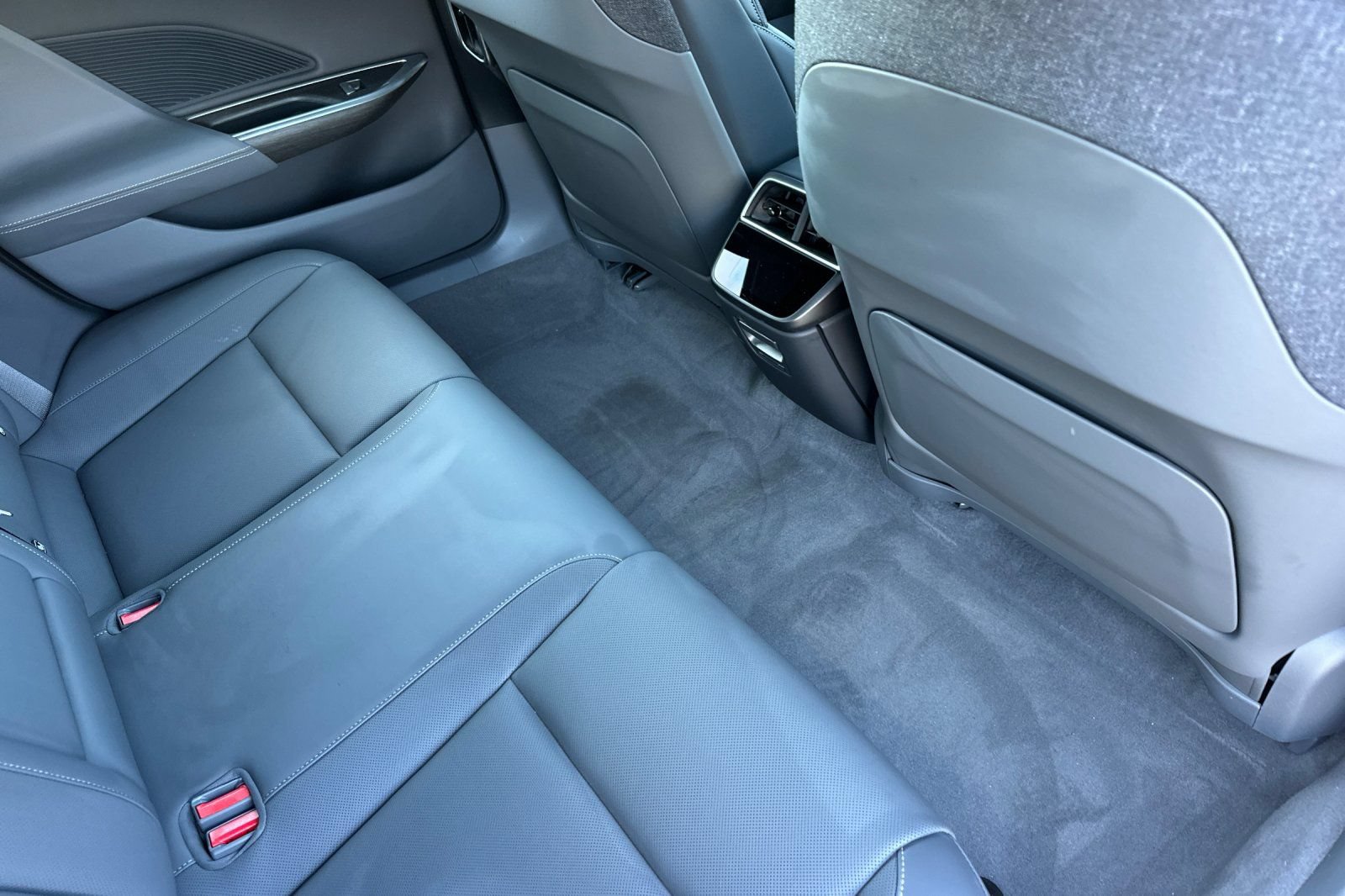 Used 2025 Lucid Air Pure RWD image 18