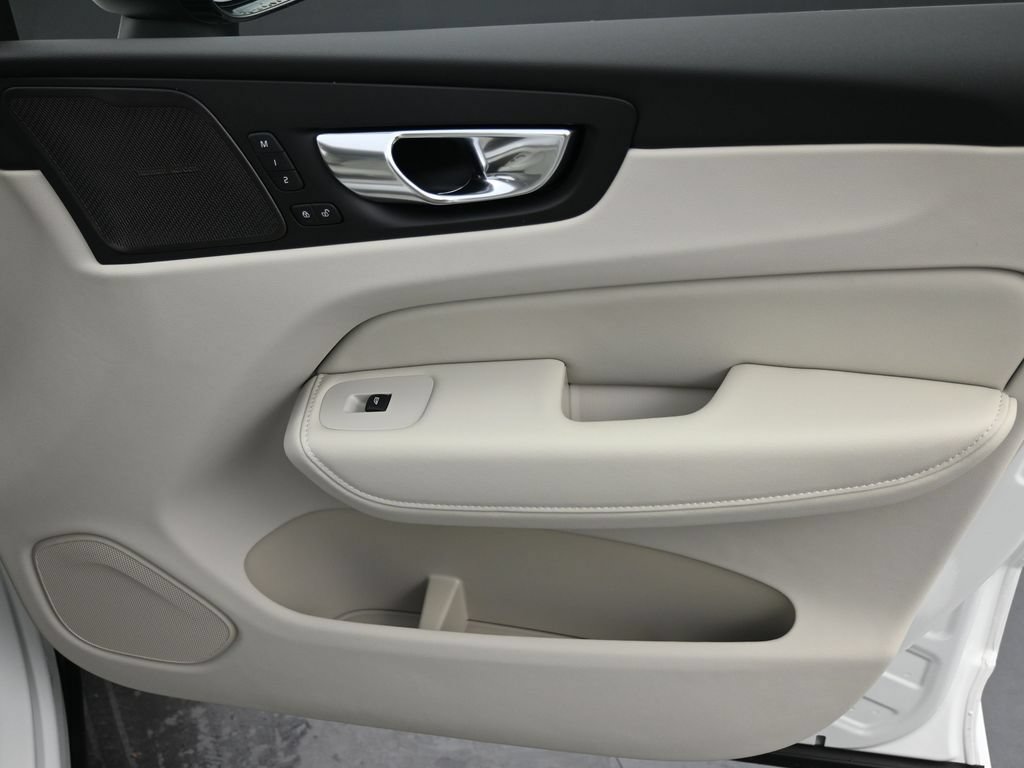 New 2026 Volvo XC60 B5 Ultra w/ Protection Package Premier AWD/4WD image 14