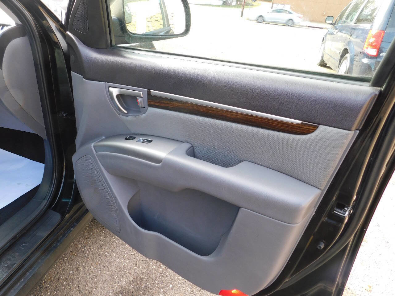 Used 2012 Hyundai Santa Fe GLS image 8
