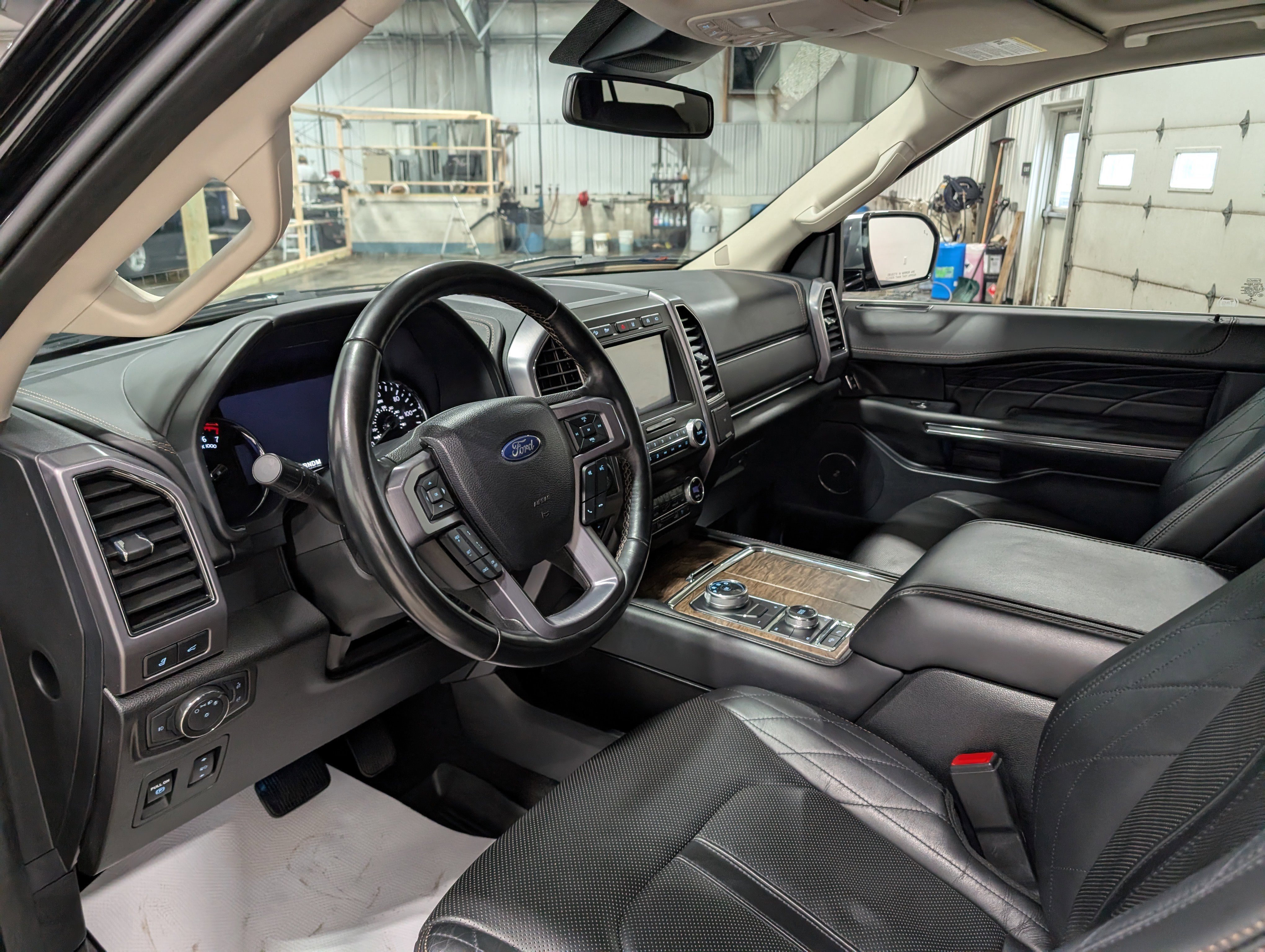 Used 2020 Ford Expedition Platinum image 15