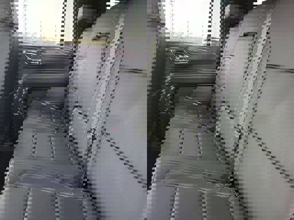 Used 2024 Chevrolet Suburban LT image 11