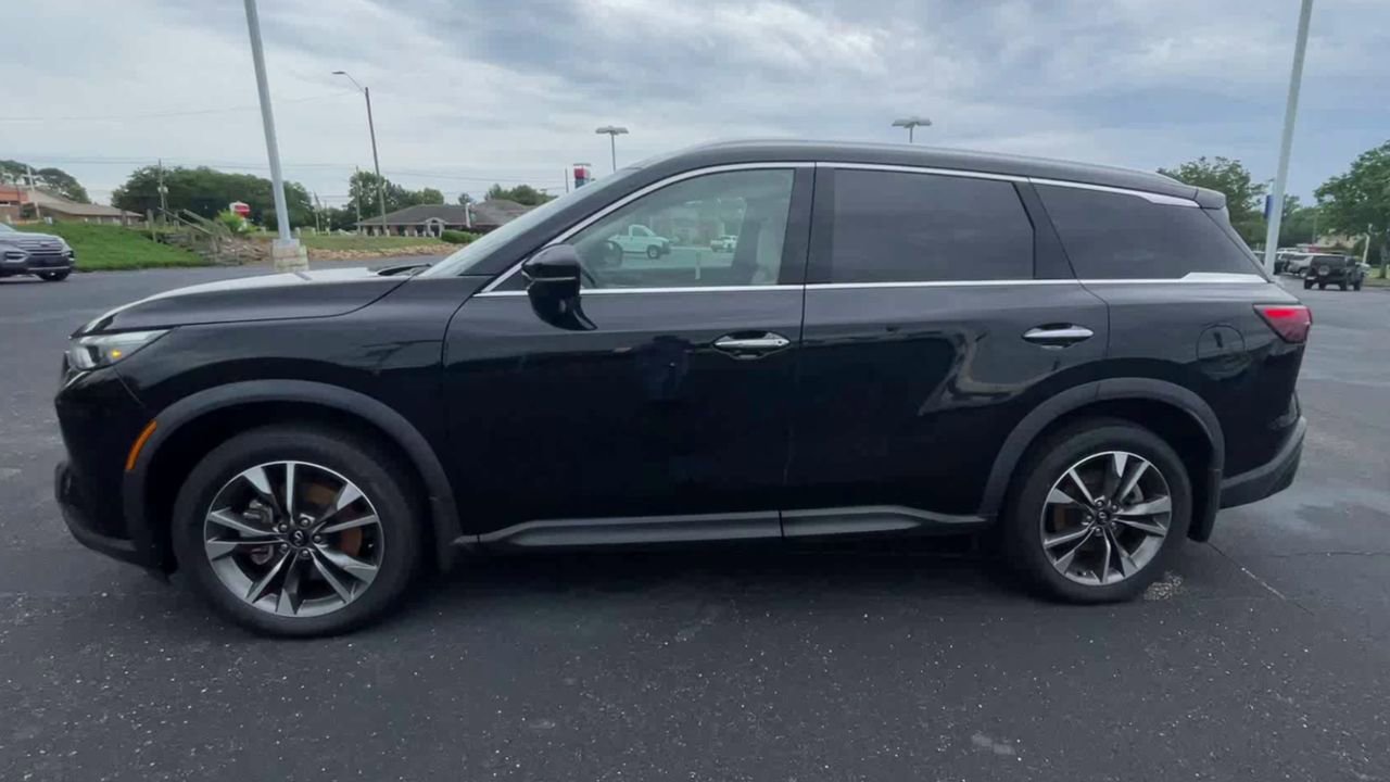 Used 2023 INFINITI QX60 Luxe w/ Cargo Package FWD image 5