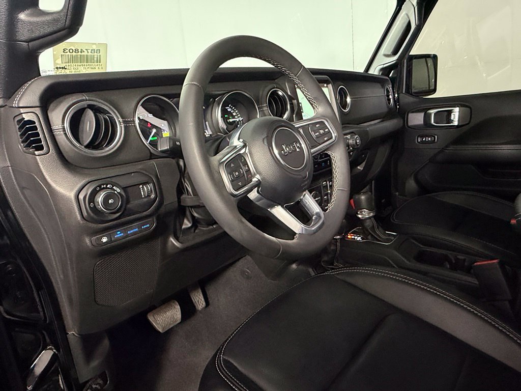 Used 2023 Jeep Wrangler Unlimited Sahara AWD/4WD image 17