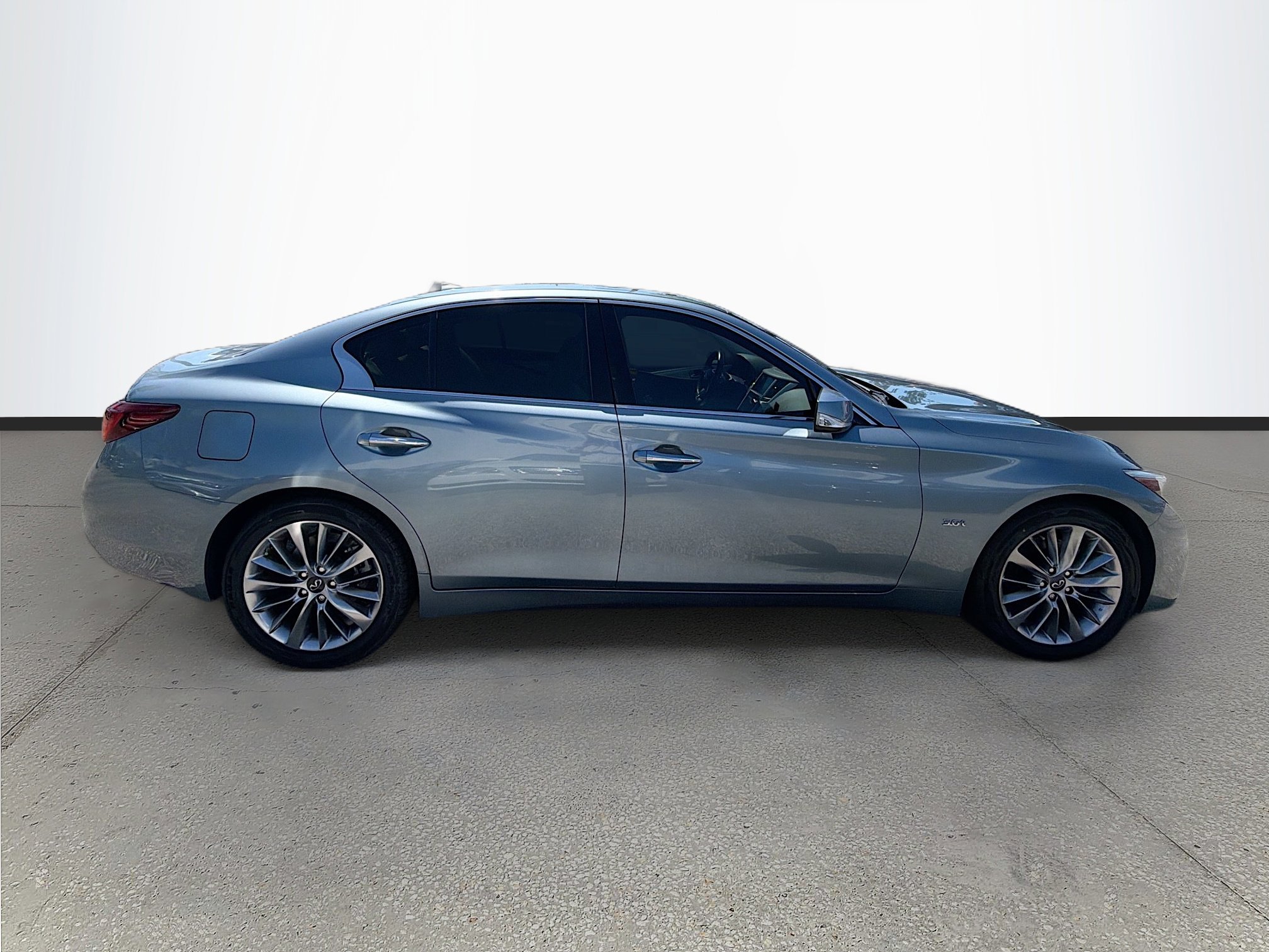 Used 2019 INFINITI Q50 Luxe w/ Essential Package (3.0T Luxe) image 2