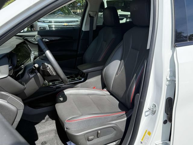 Used 2023 Buick Envision Essence w/ Sport Touring Package AWD/4WD image 16