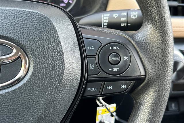 Certified 2021 Toyota RAV4 LE FWD image 25