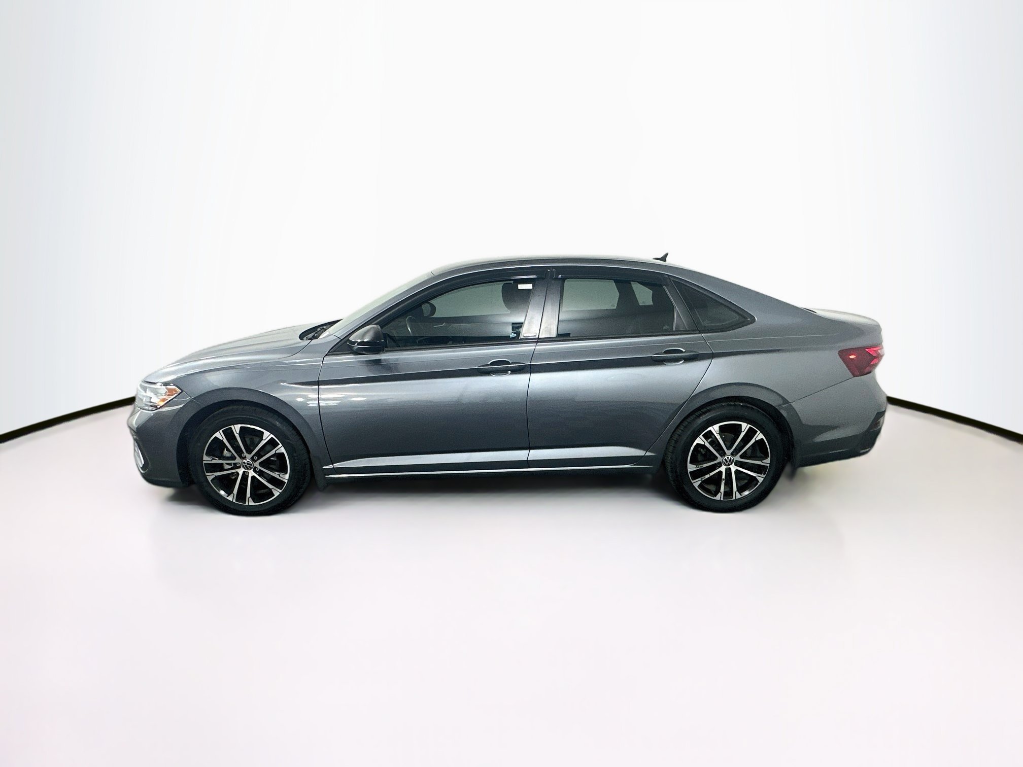 Used 2024 Volkswagen Jetta Sport FWD image 4
