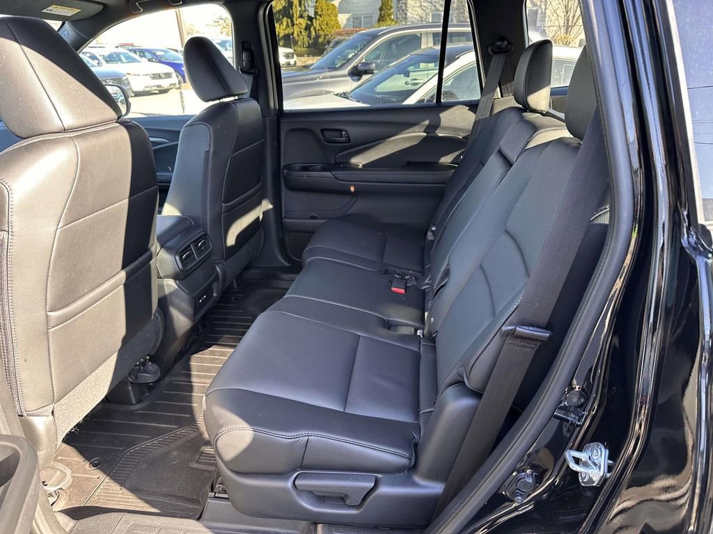 Used 2025 Honda Passport EX-L image 14