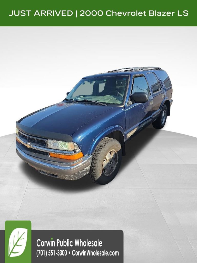 Used 2000 Chevrolet Blazer LS w/ LS Preferred Equipment Group AWD/4WD image 1