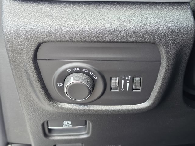 New 2027 Jeep Grand Cherokee Altitude AWD/4WD image 32