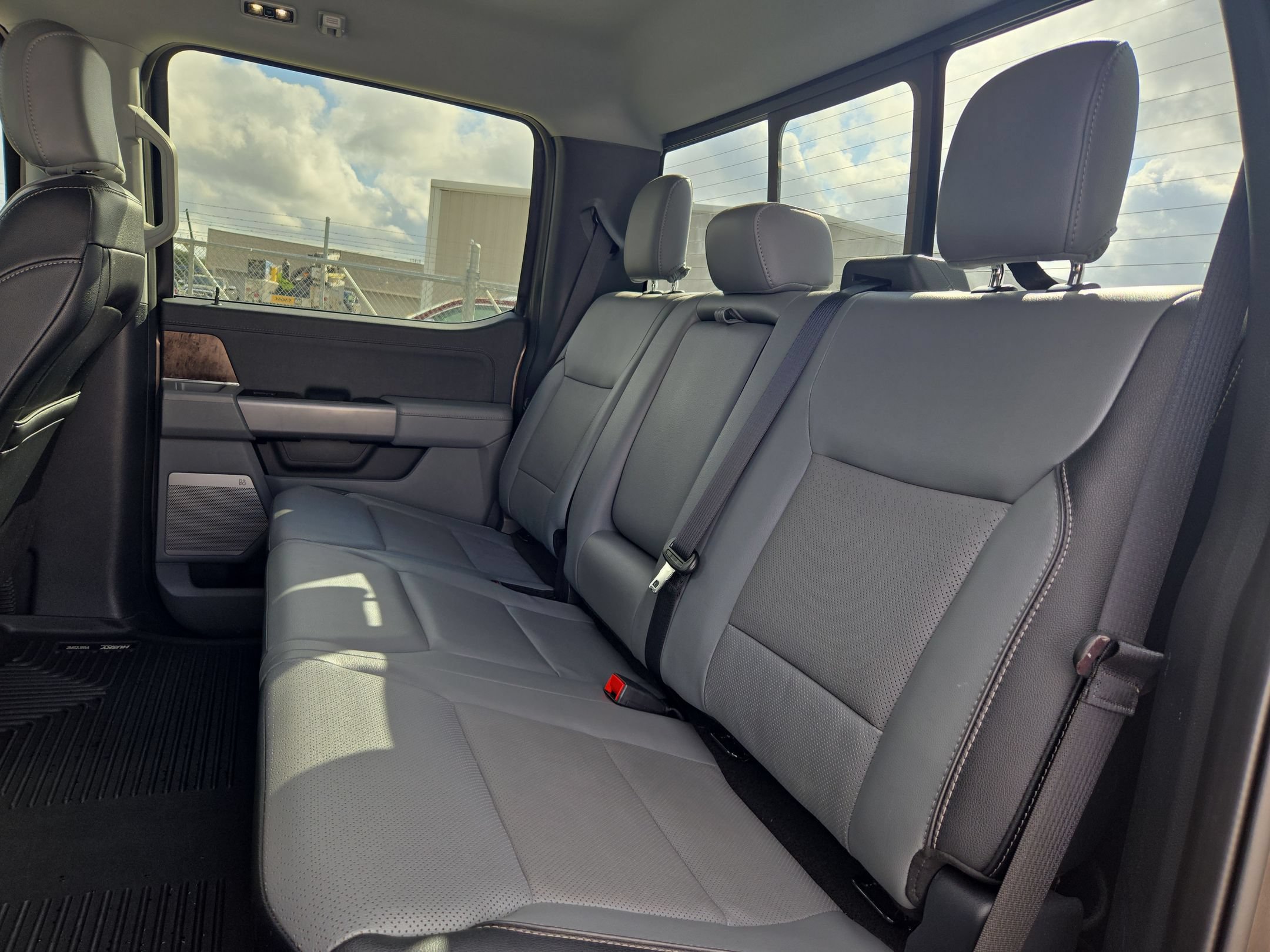 Used 2022 Ford F150 Lariat w/ Equipment Group 502A High AWD/4WD image 13