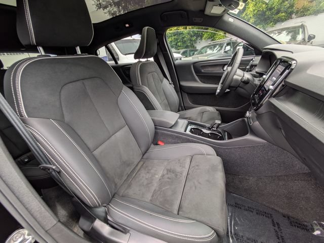 Certified 2023 Volvo C40 P8 Recharge Ultimate AWD/4WD image 30